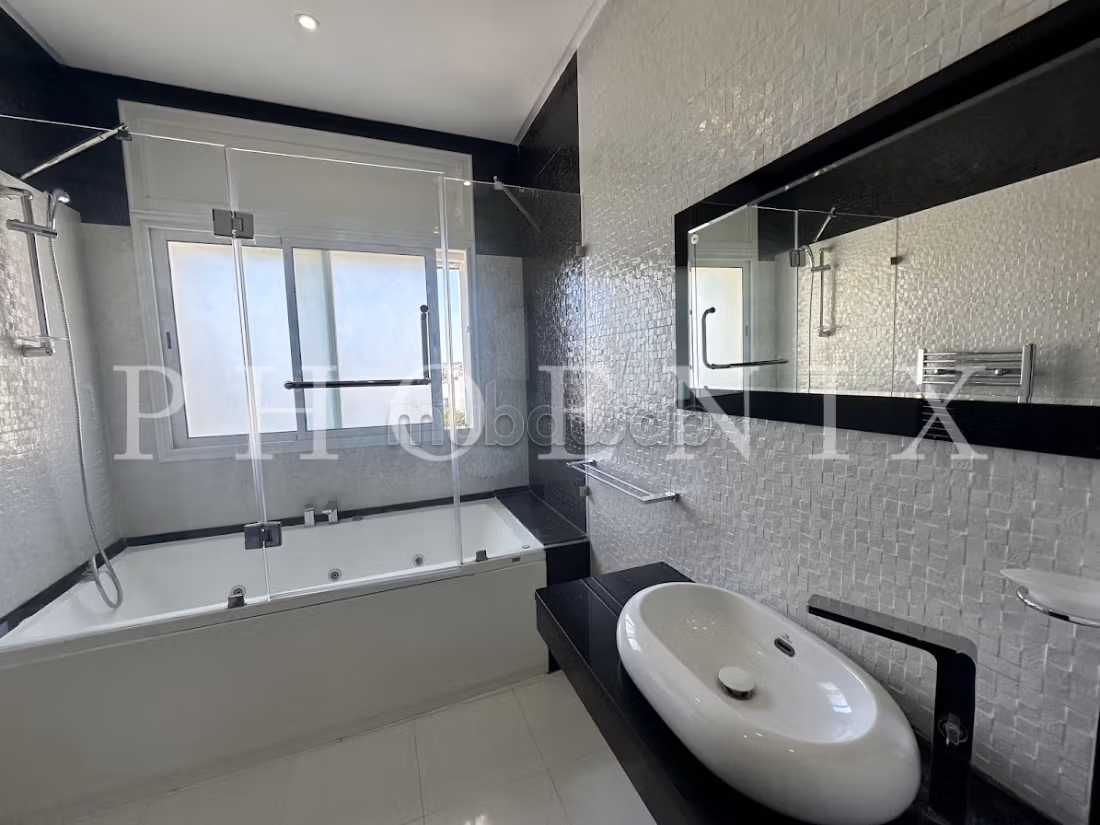 Villa S4 con piscina a La Marsa