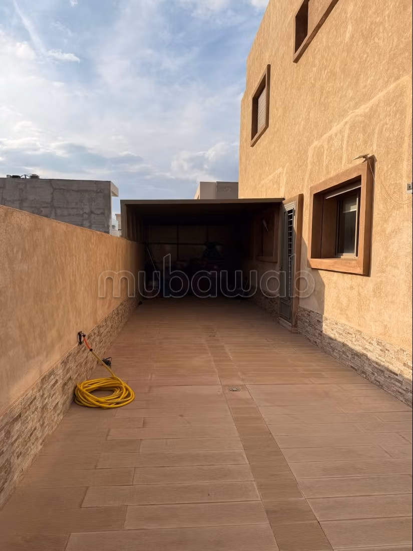 Splendida villa in vendita a Tameslohte. 5 camere confortevoli. Ben arredato