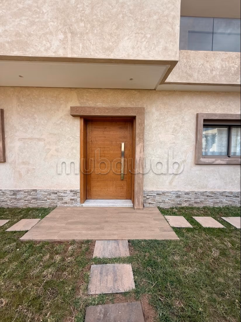 Splendida villa in vendita a Tameslohte. 5 camere confortevoli. Ben arredato