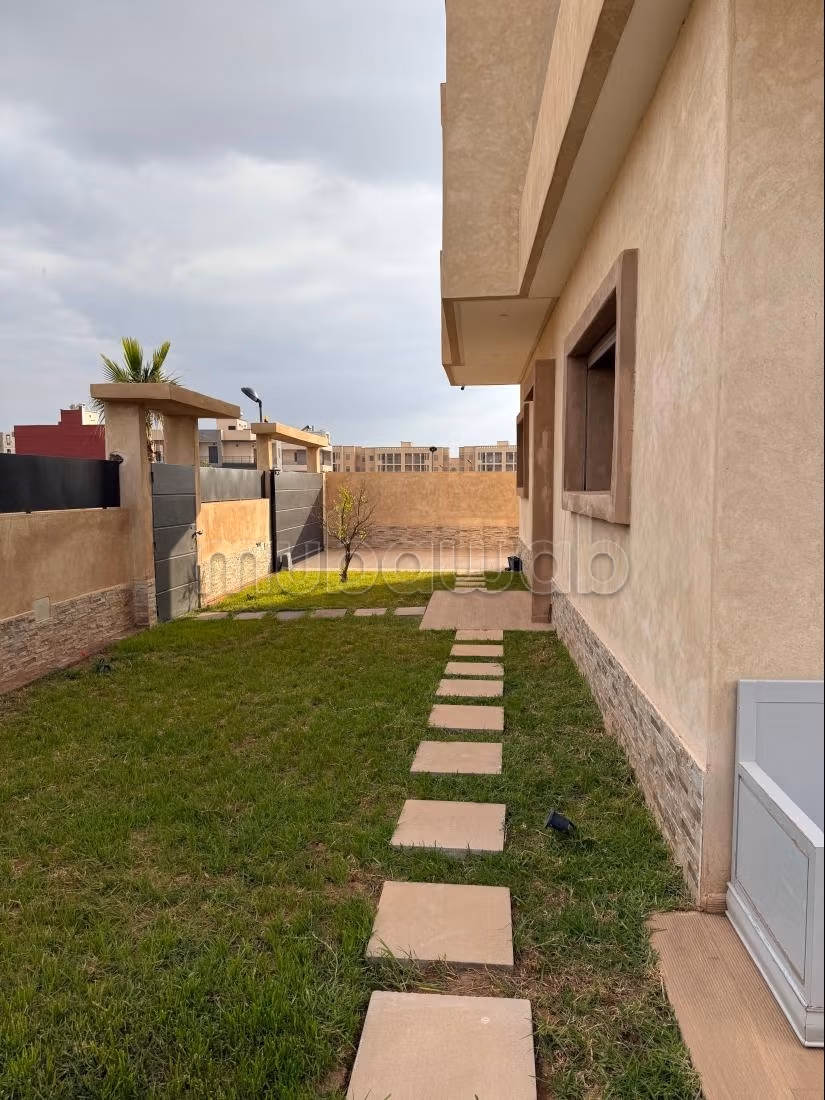 Splendida villa in vendita a Tameslohte. 5 camere confortevoli. Ben arredato
