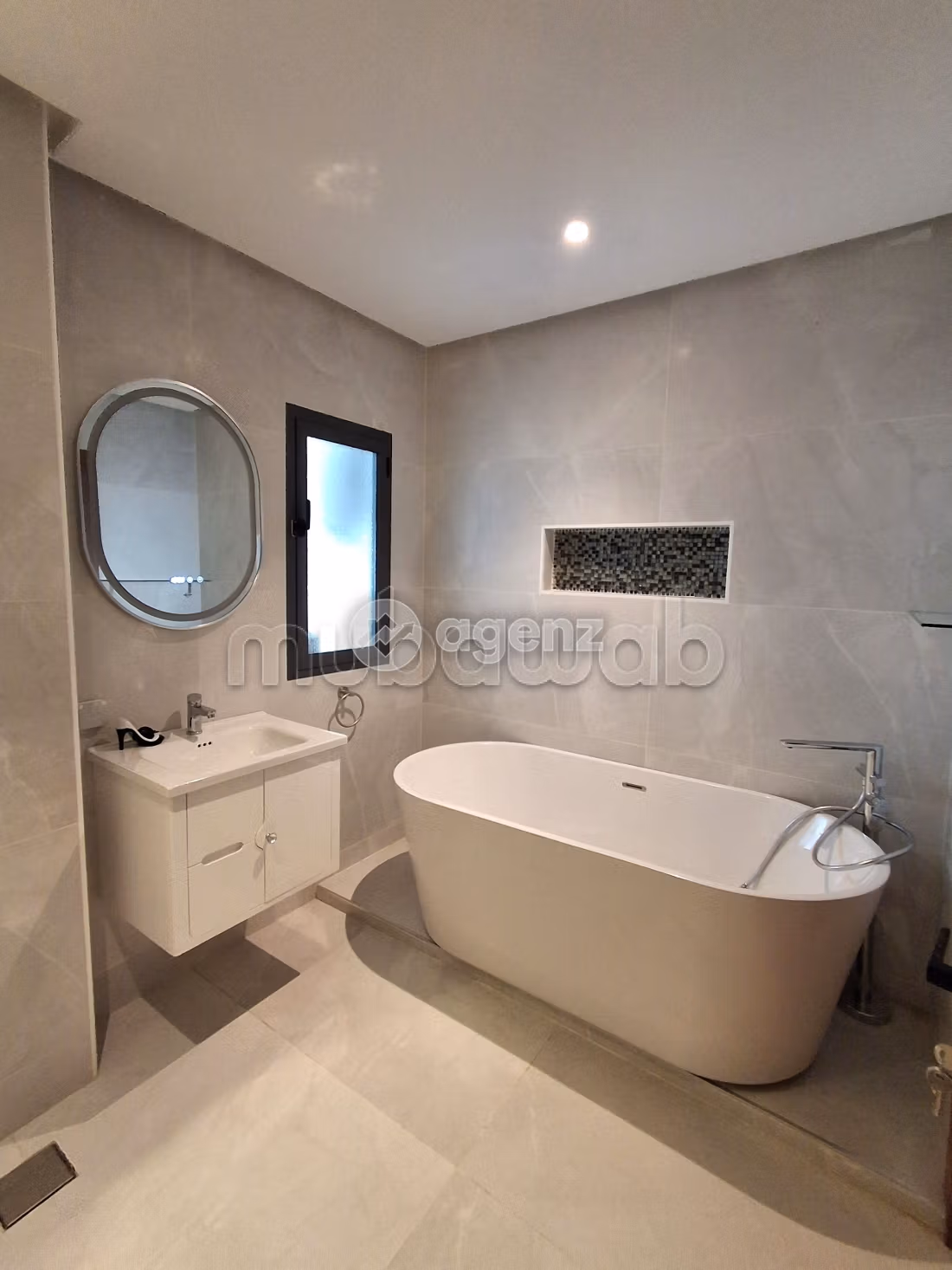 Appartement te huur 200 m², 3 slaapkamers Racine Casablanca