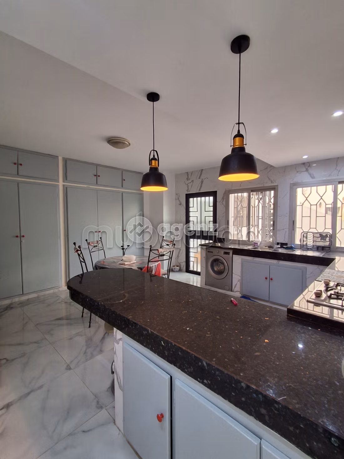 Appartement te huur 200 m², 3 slaapkamers Racine Casablanca