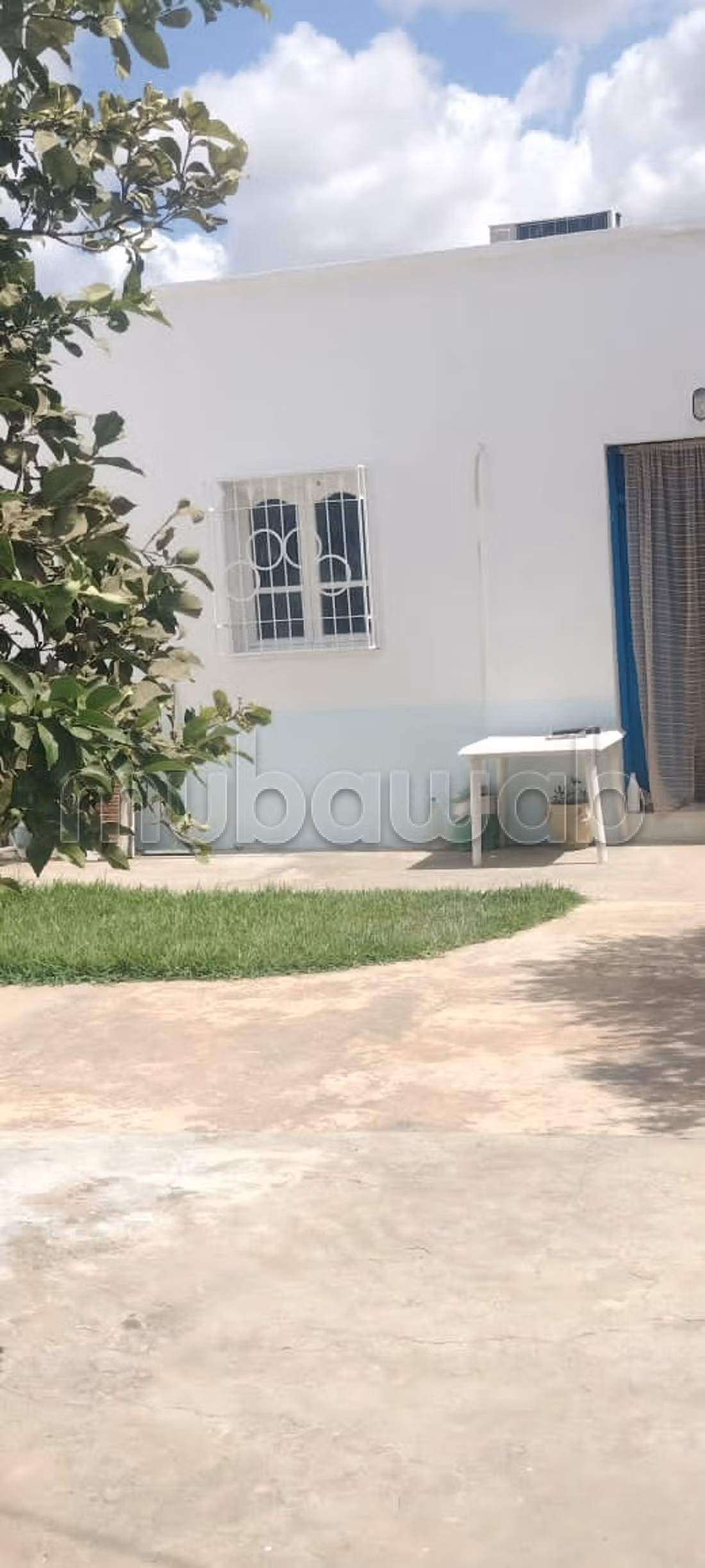 House with a studio and pool