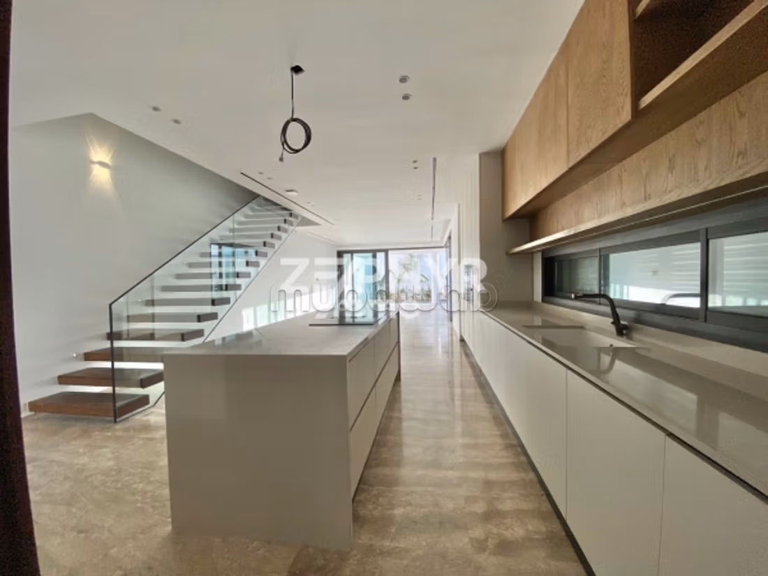 À vendre Somptueuse villa jumelée moderne à la Soukra