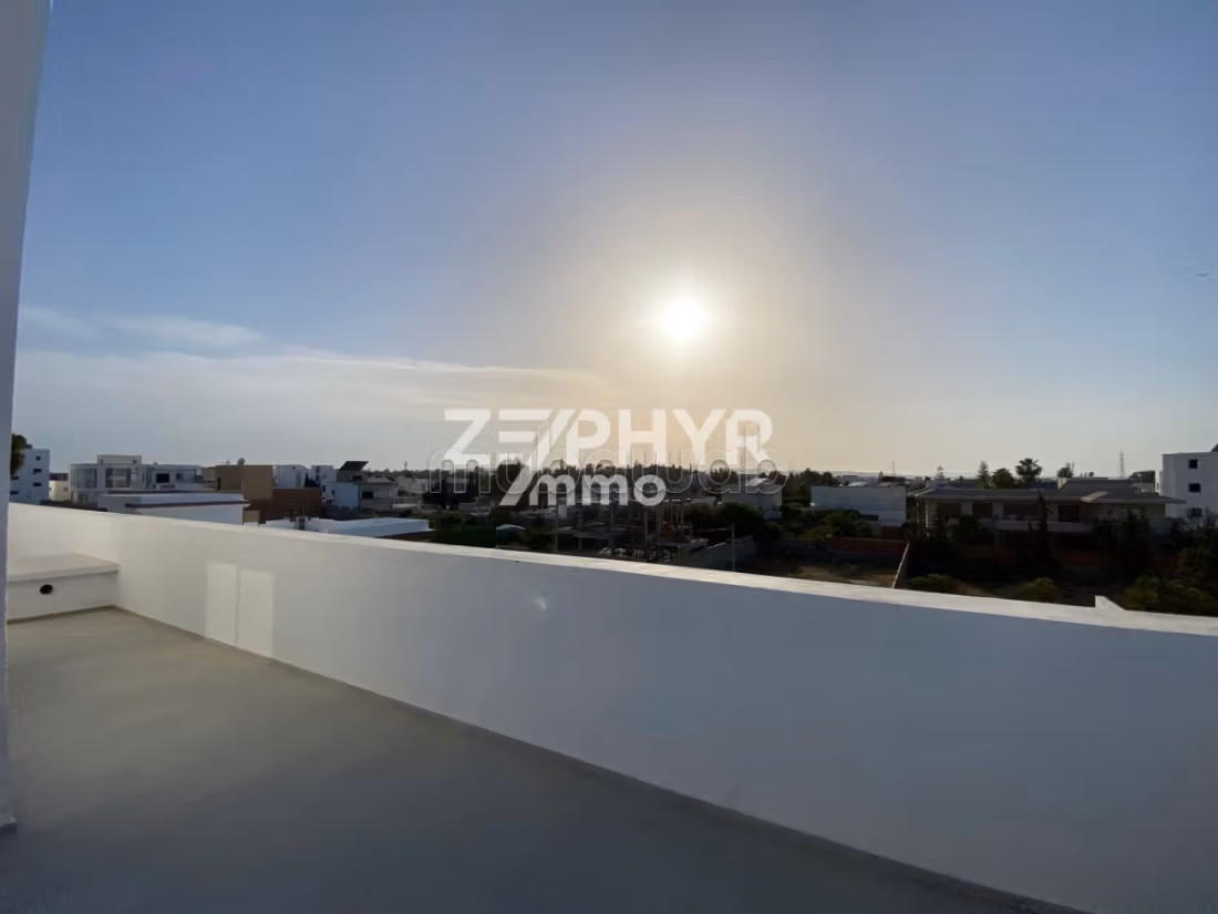 À vendre Somptueuse villa jumelée moderne à la Soukra