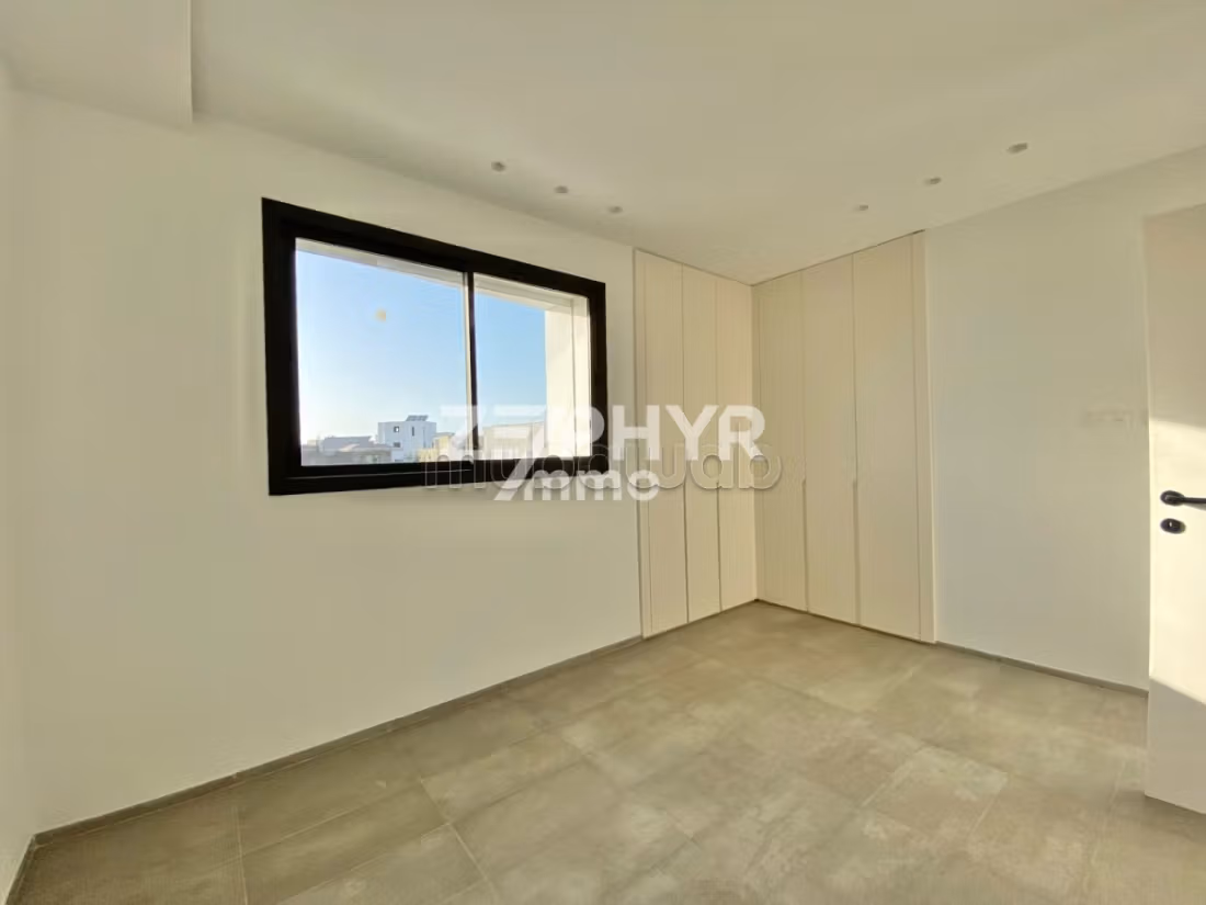À vendre Somptueuse villa jumelée moderne à la Soukra