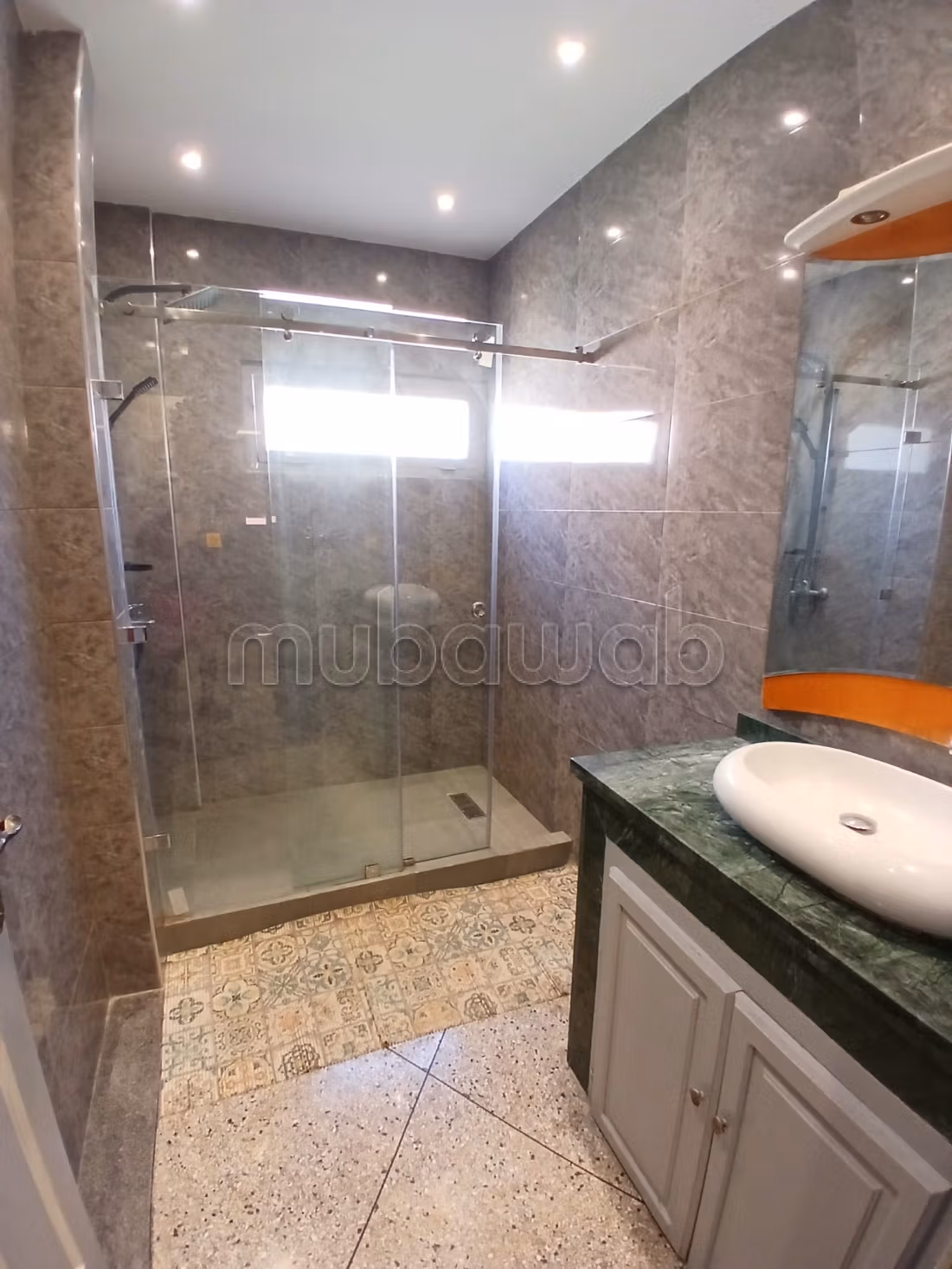 Location appartement meublé — 2