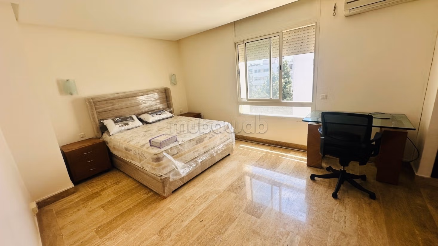 Superbe Appartement de 180 m² avec Bureau à Louer à Hay Riad — 4