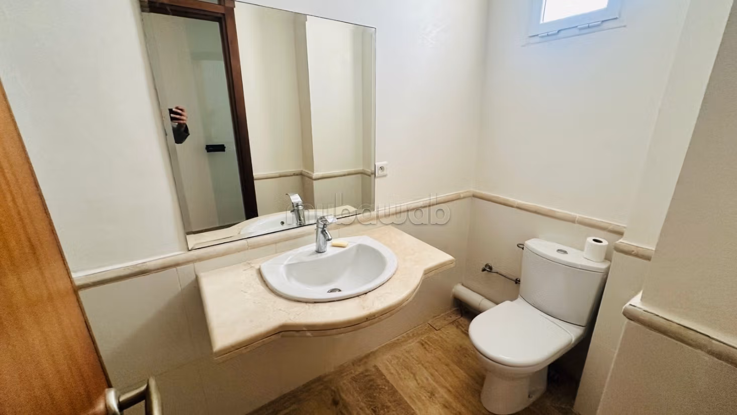 Superbe Appartement de 180 m² avec Bureau à Louer à Hay Riad — 6