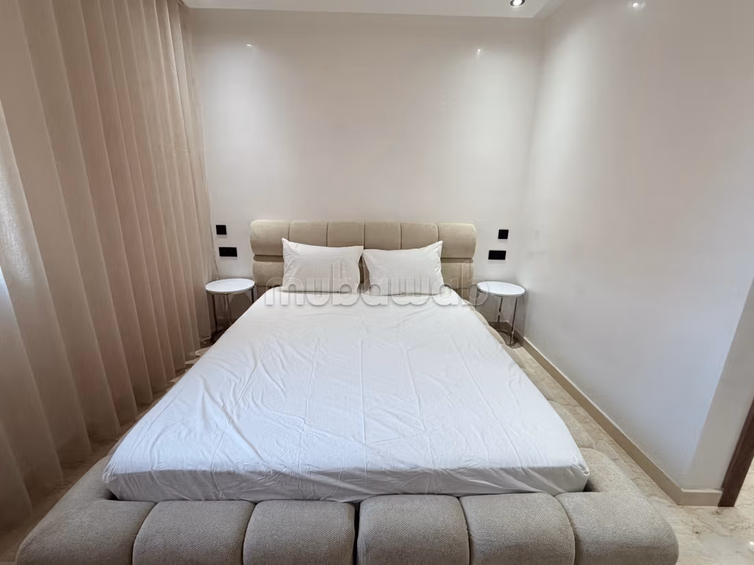 Appartement neuf meublé 2 chambres à Guéliz.
Piscine parking sous terrain — 6
