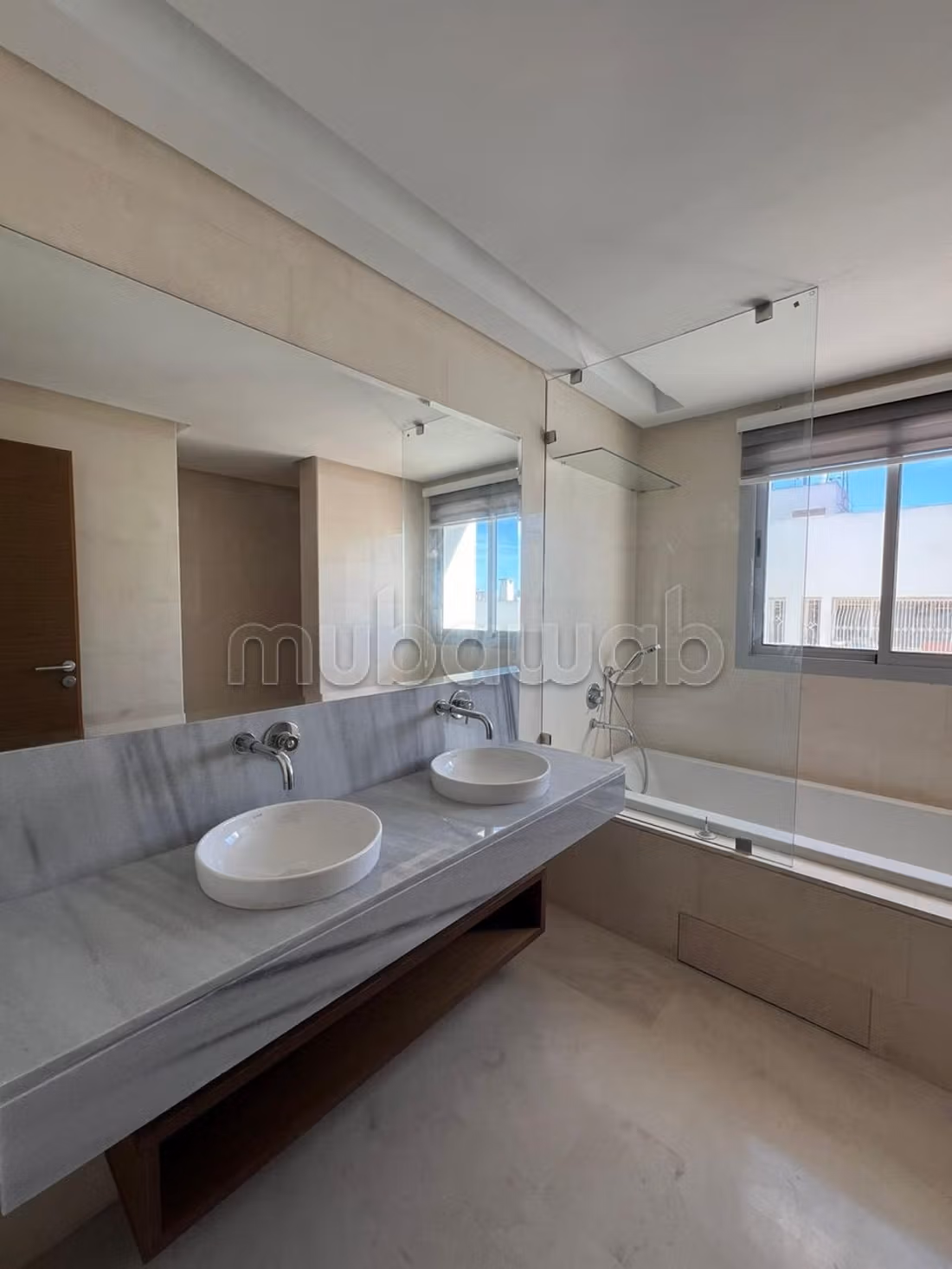 Superbe appartement à louer à Haut Agdal.
Surface totale 100 m².
Meublé — 2