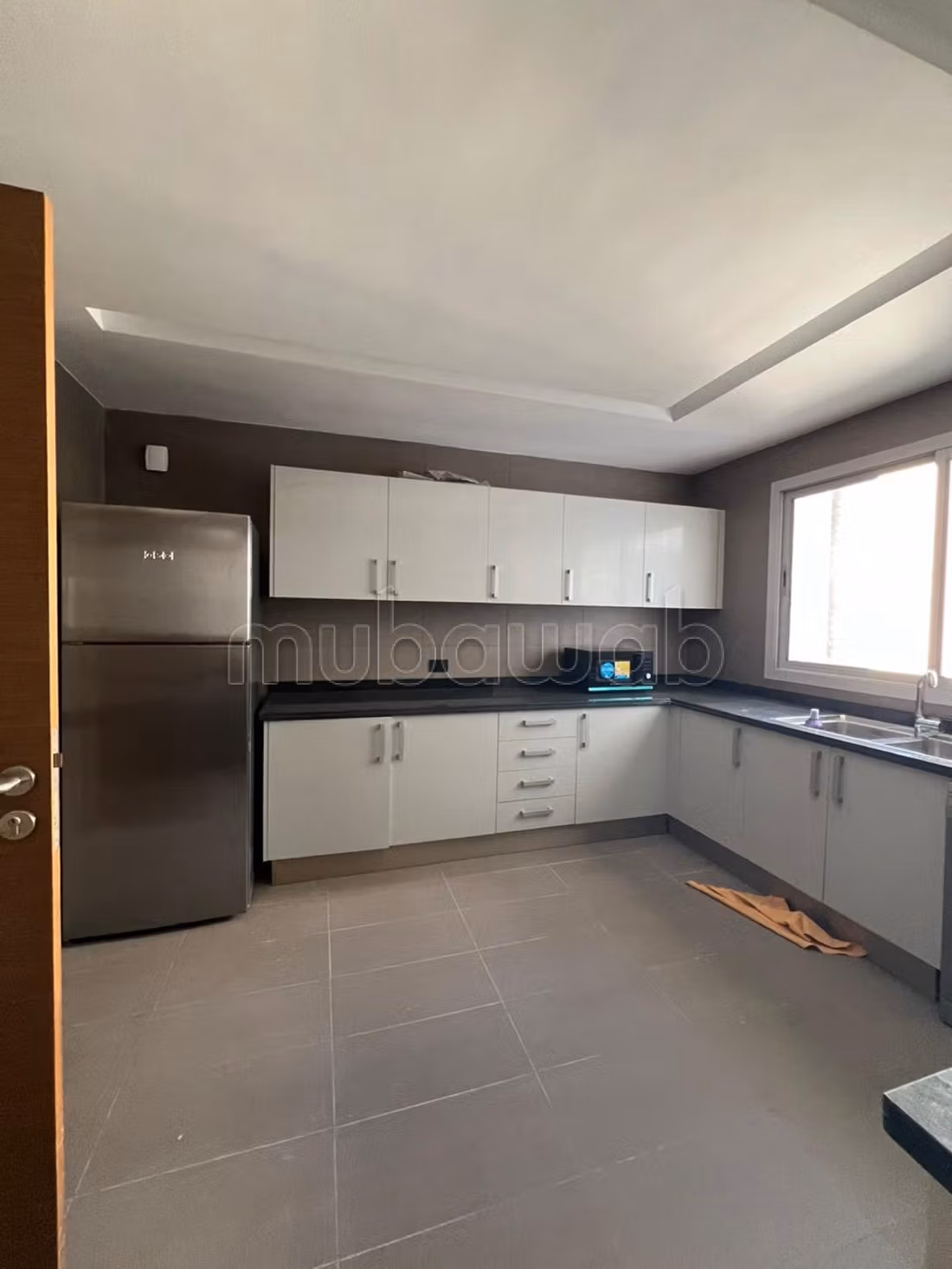 Superbe appartement à louer à Haut Agdal.
Surface totale 100 m².
Meublé — 5