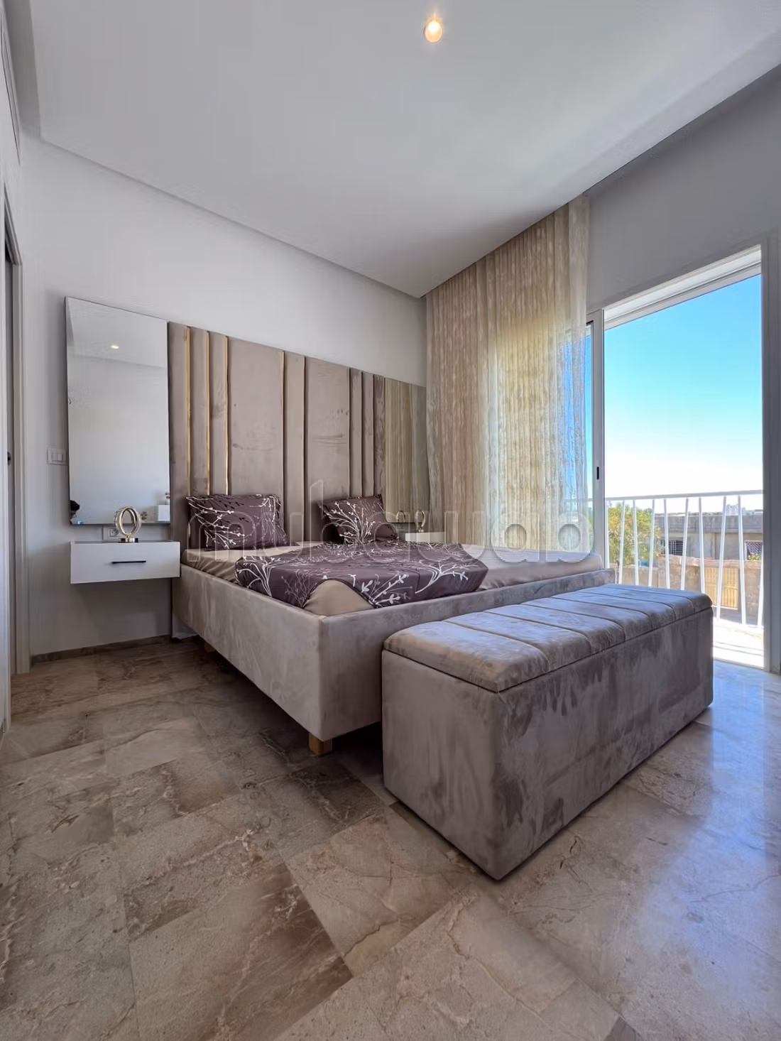 Duplex con piscina di alto livello a Kelibia