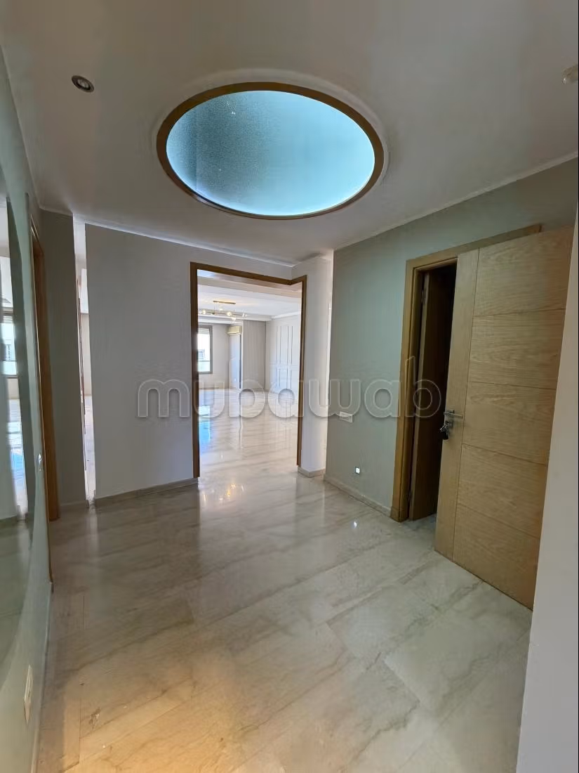 À vendre Magnifique appartement spacieux — 6