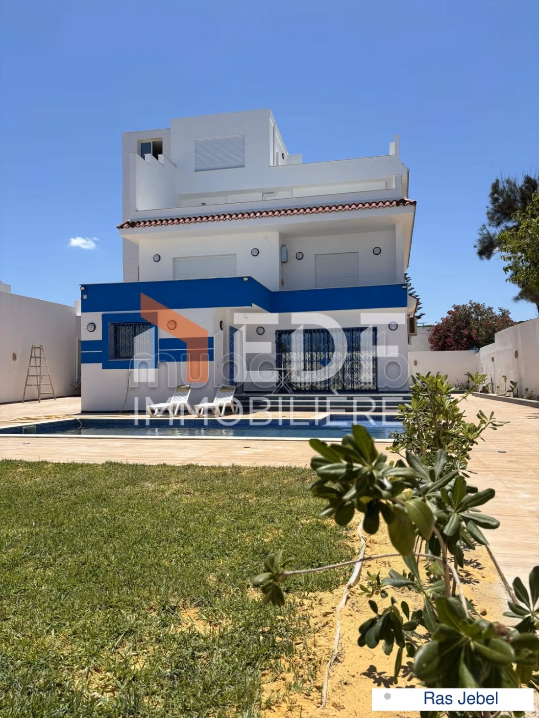 A Louer Villa S5 Pied dans l'eau à Ras Jebel
