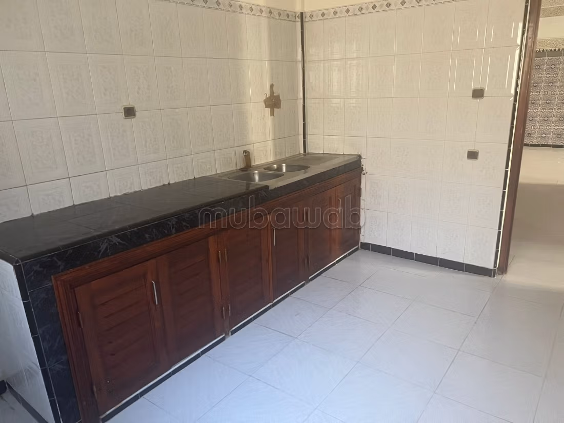 Apartamento en venta en Hay Rahma. 4 habitaciones. Puerta blindada