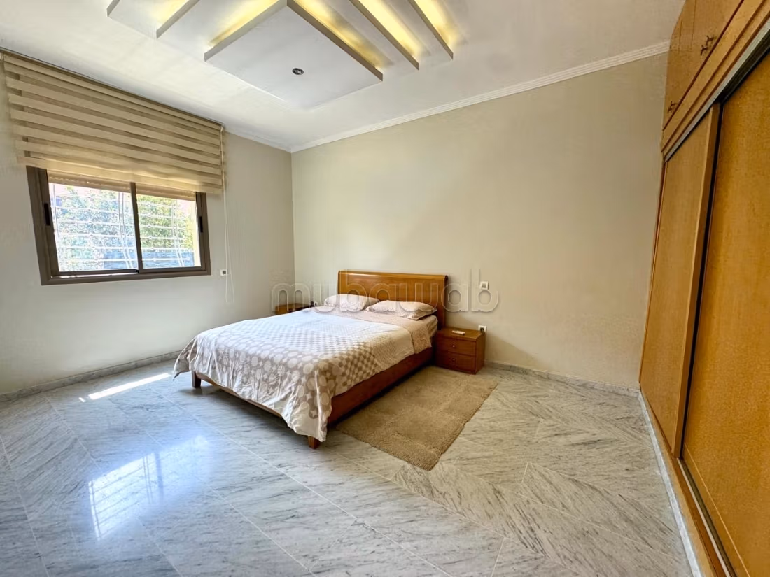 Villa de haut standing à louer à Route Casablanca. 7 pièces. Bien meublé