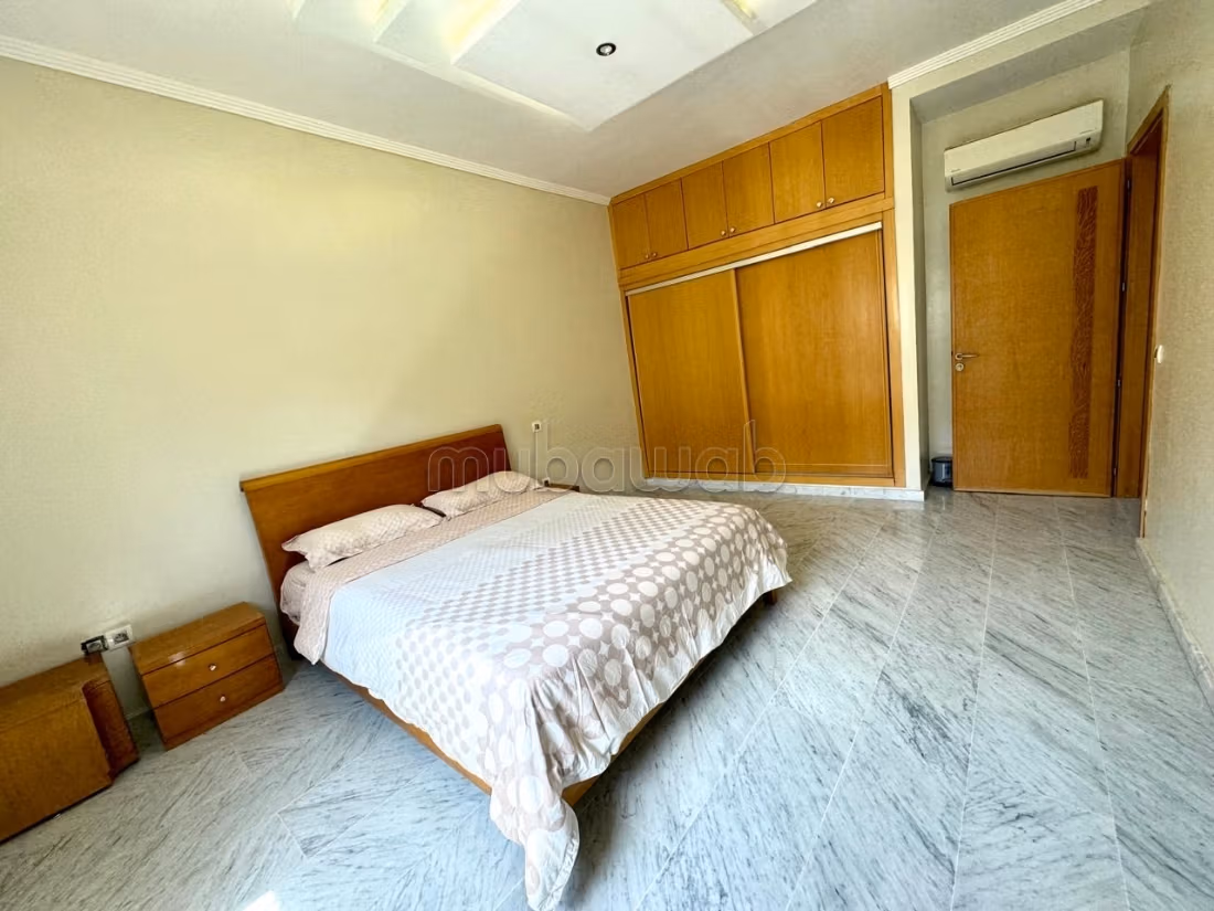 Villa de haut standing à louer à Route Casablanca. 7 pièces. Bien meublé