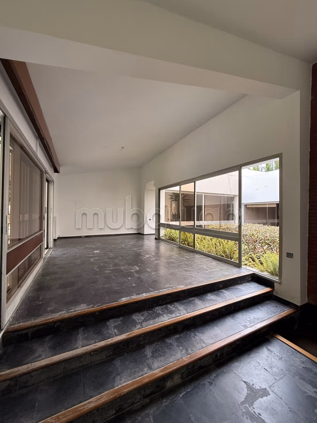 Villa di 2000m² in affitto a Souissi RABAT