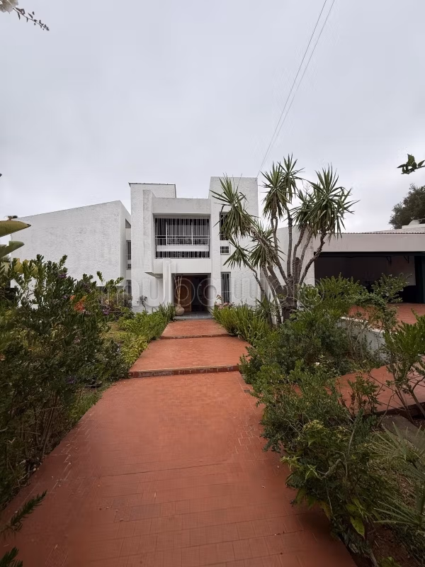 2000m² Villa te Huur in Souissi RABAT