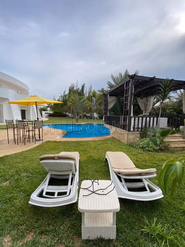 Villa meublée A LOUER à Souissi 
RABAT