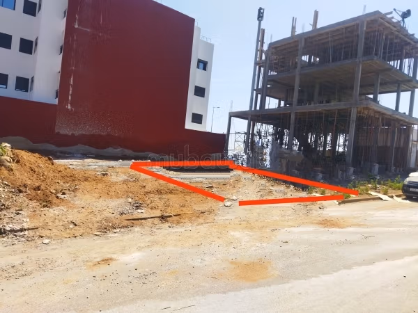 Beau terrain à la vente à Bir Rami Est.
Superficie 169 m²
