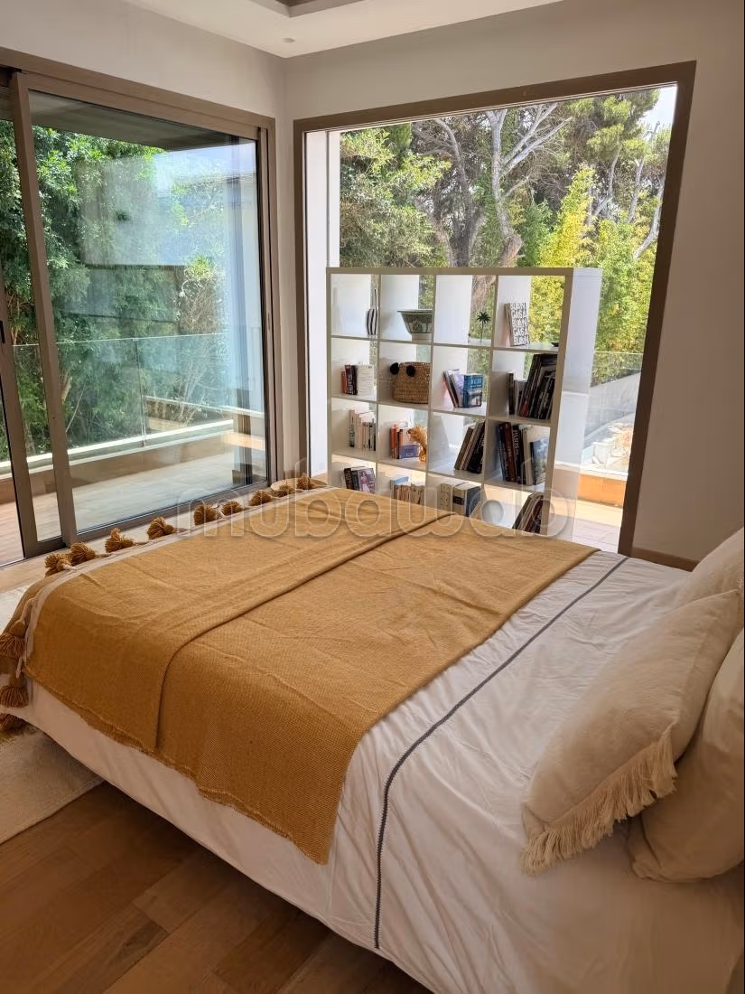 High-standard villa for rent in Anfa