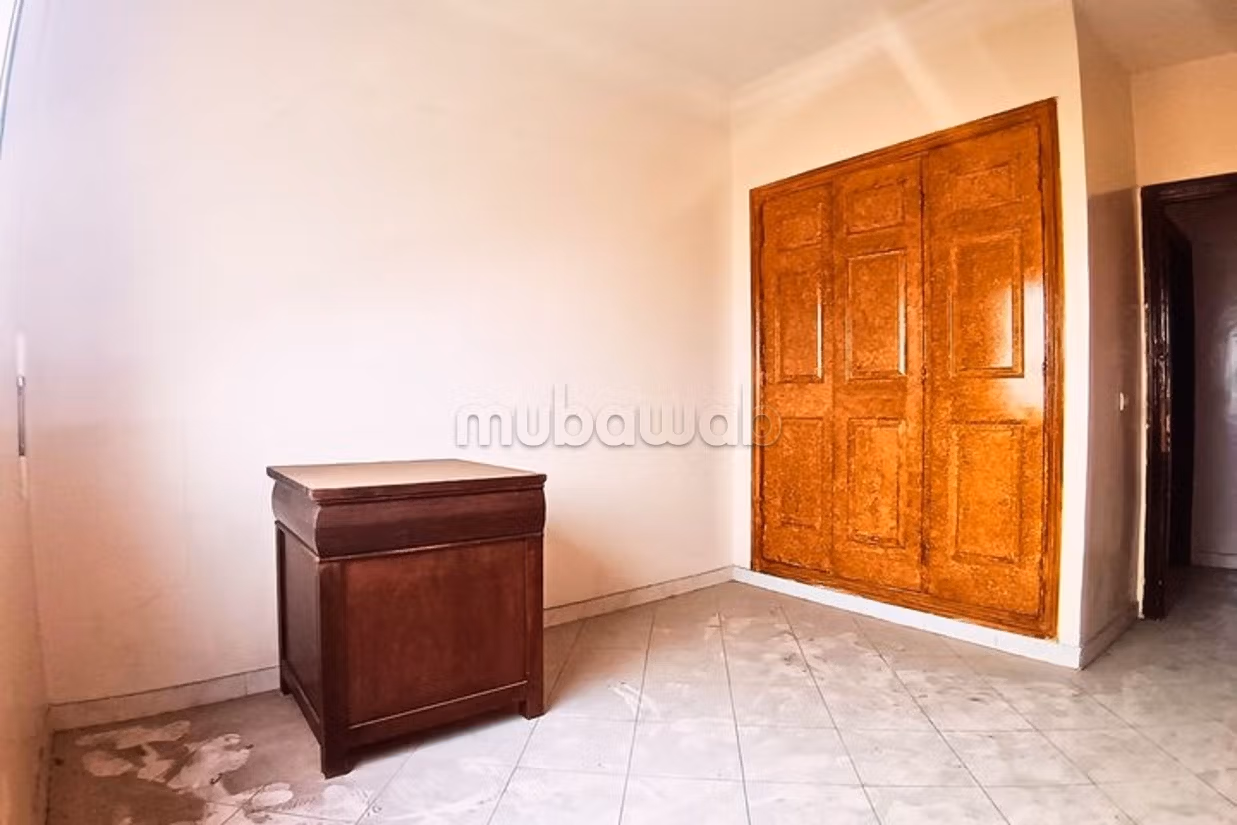 Geweldig appartement te koop in de wijk Al-Mussira 3.2 geweldige stukken. Porter