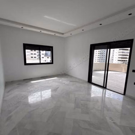 Appartamento in Affitto di 101.0 m² ad Ain Harrouda, Dalla Fattoria