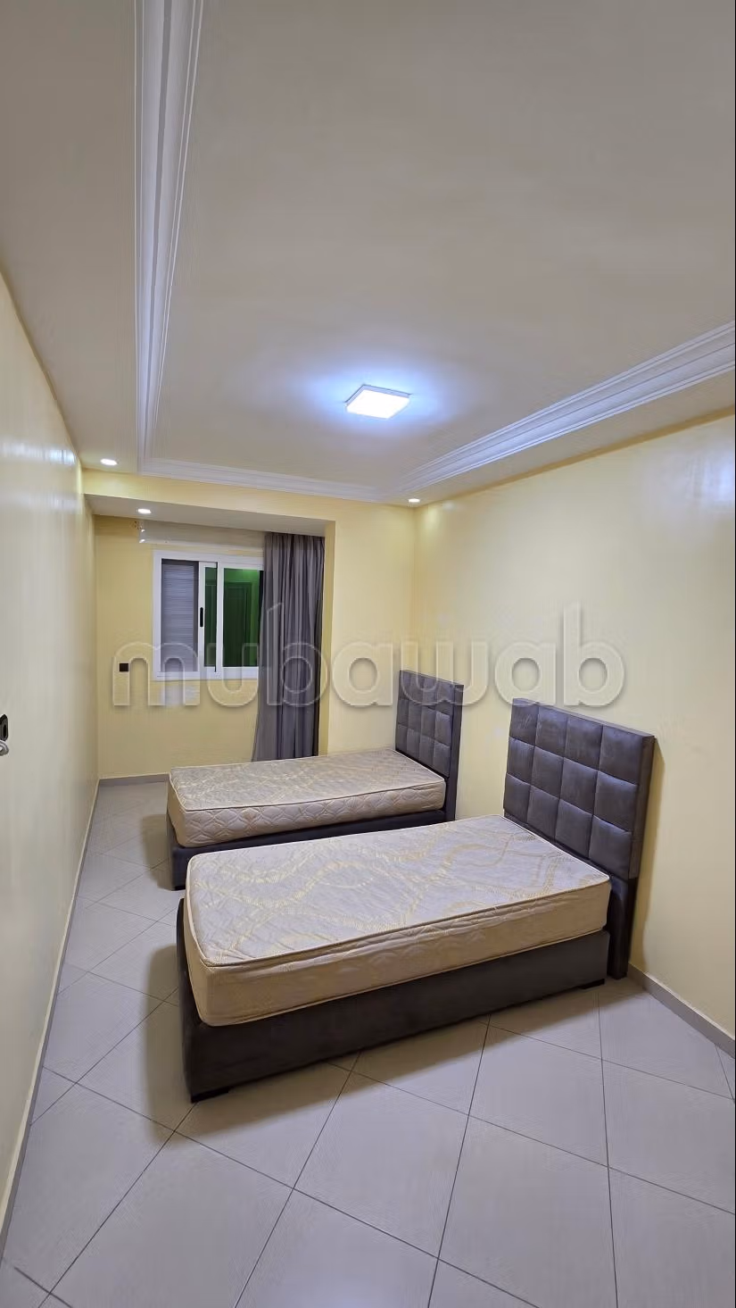 Appartamento molto bello in affitto a M'Diq. Superficie 100 m². Ben arredato