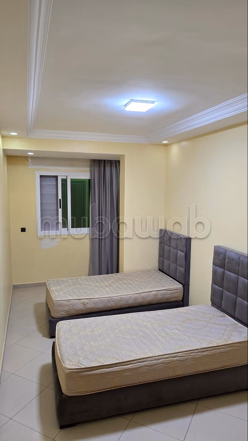Appartamento molto bello in affitto a M'Diq. Superficie 100 m². Ben arredato
