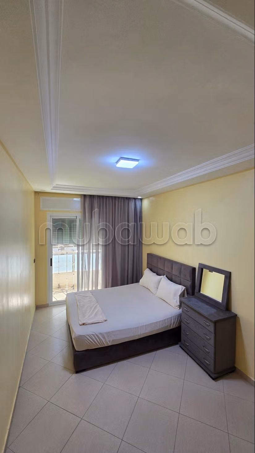 Appartamento molto bello in affitto a M'Diq. Superficie 100 m². Ben arredato