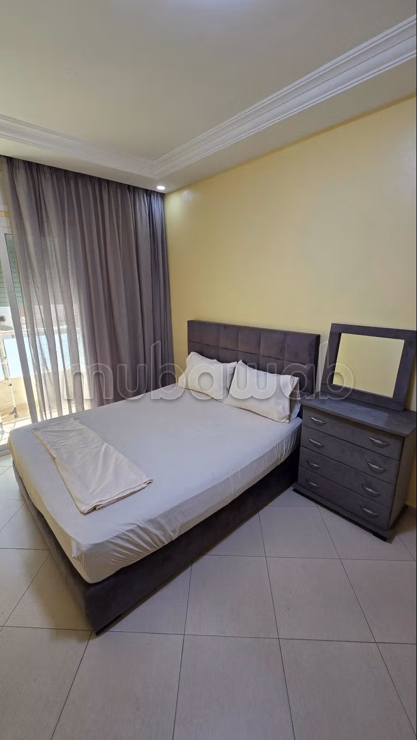Appartamento molto bello in affitto a M'Diq. Superficie 100 m². Ben arredato