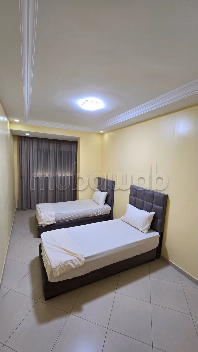 Appartamento molto bello in affitto a M'Diq. Superficie 100 m². Ben arredato