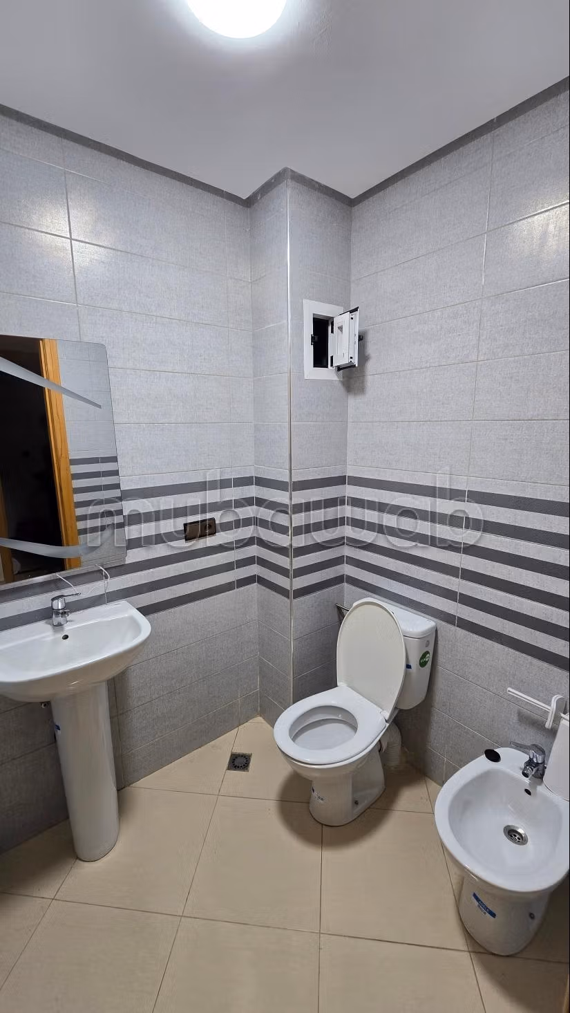 Appartamento molto bello in affitto a M'Diq. Superficie 100 m². Ben arredato