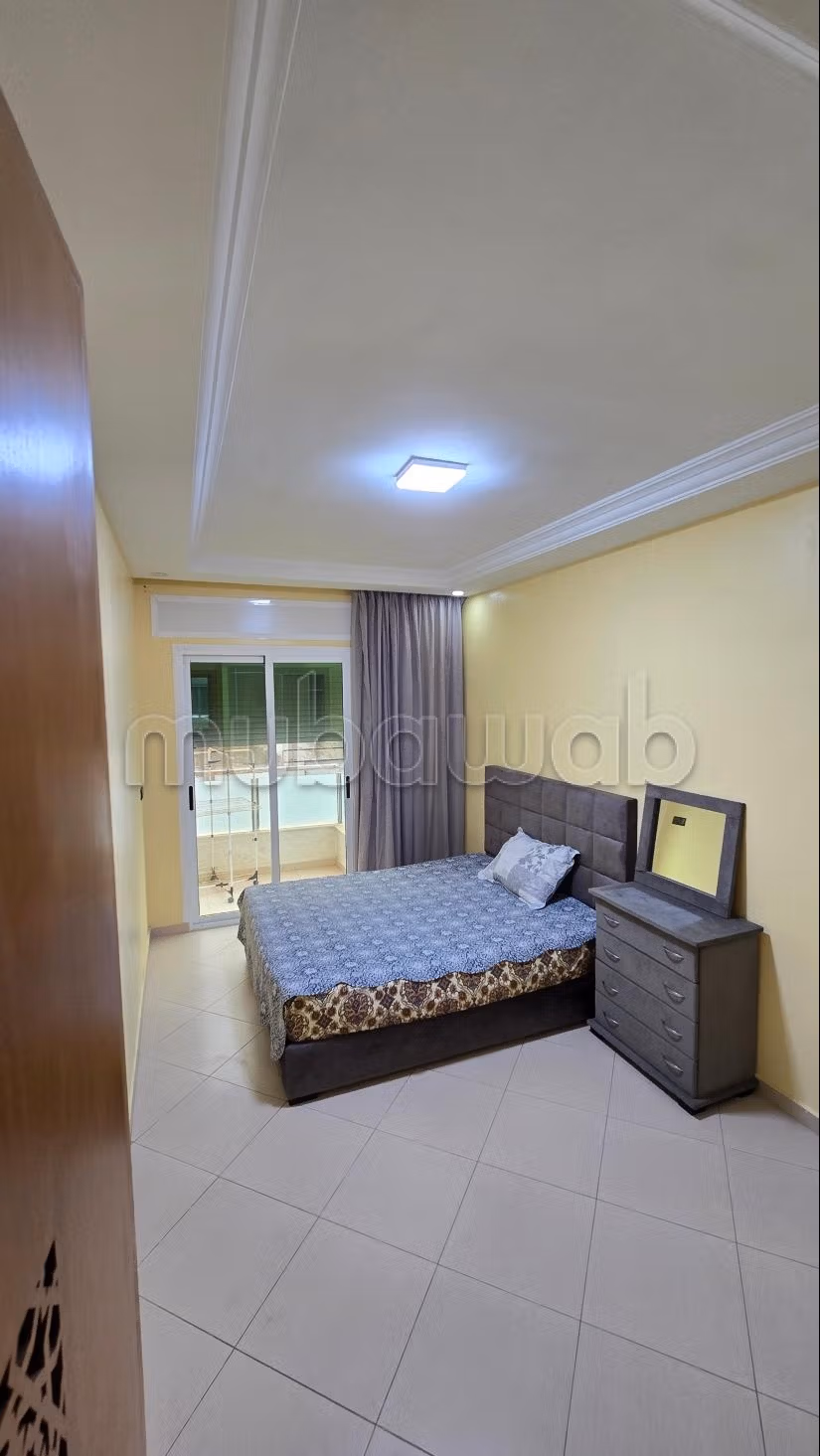 Appartamento molto bello in affitto a M'Diq. Superficie 100 m². Ben arredato