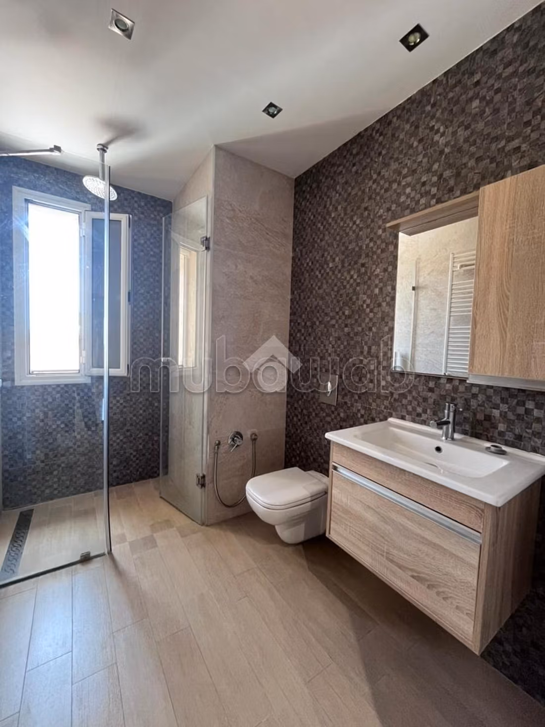 Etage de villa en location