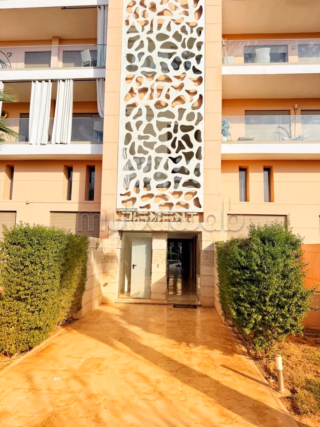 Appartamento arredato, residence chiuso, piscina