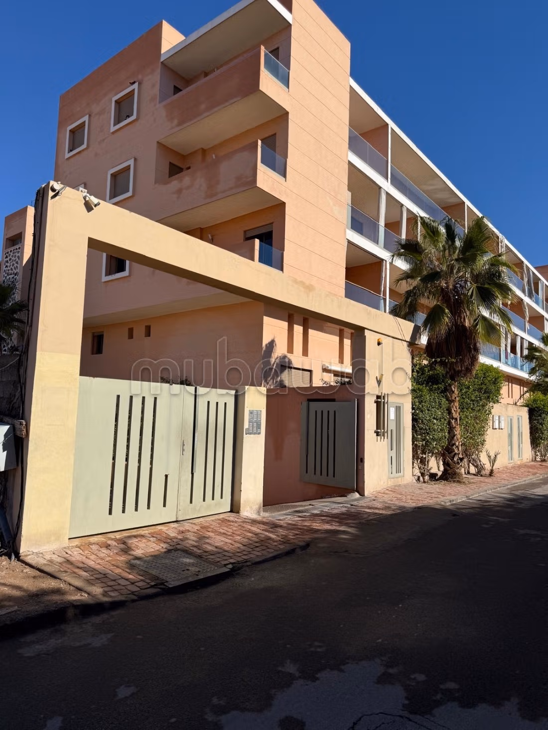 Appartamento arredato, residence chiuso, piscina