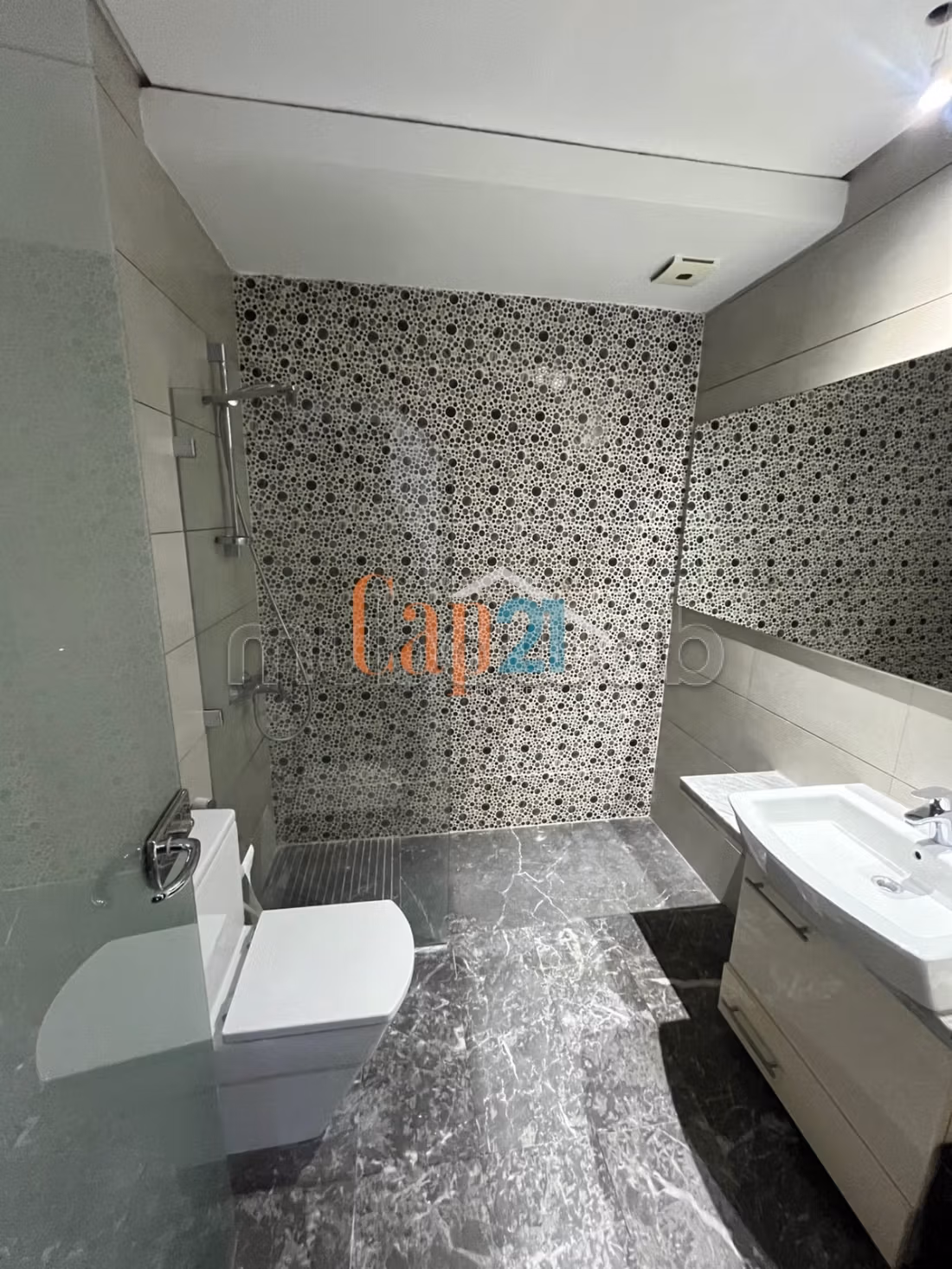 Furnished apartment with garden and pool for rent