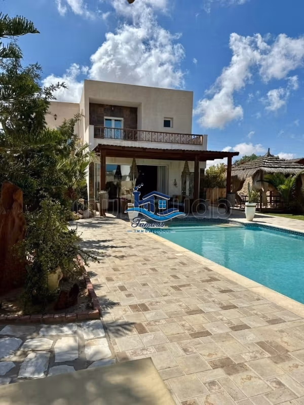 Villa L'Échappée Belle S4 with pool