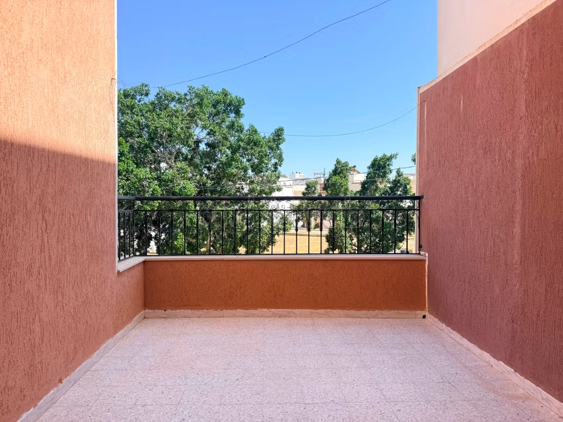 Etage de villa S3 meublé à louer à sahloul