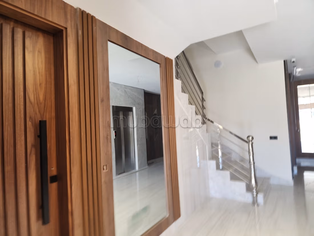 Appartement de luxe avec deux piscines et grand jardin proxi... - More