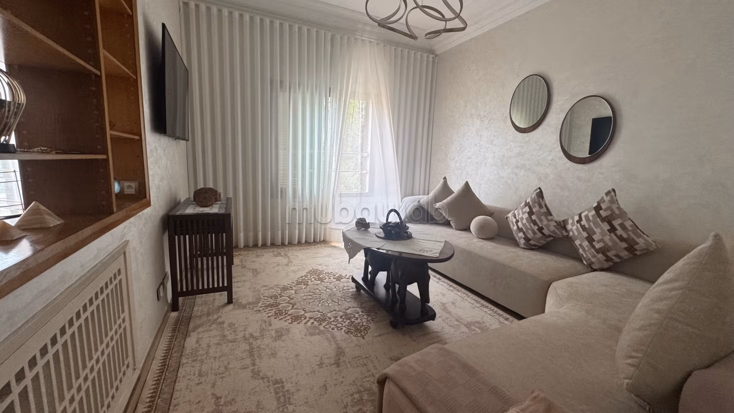Vente villa de luxe à El Manar 
El Hank. Surface de 360 m². Terrasse