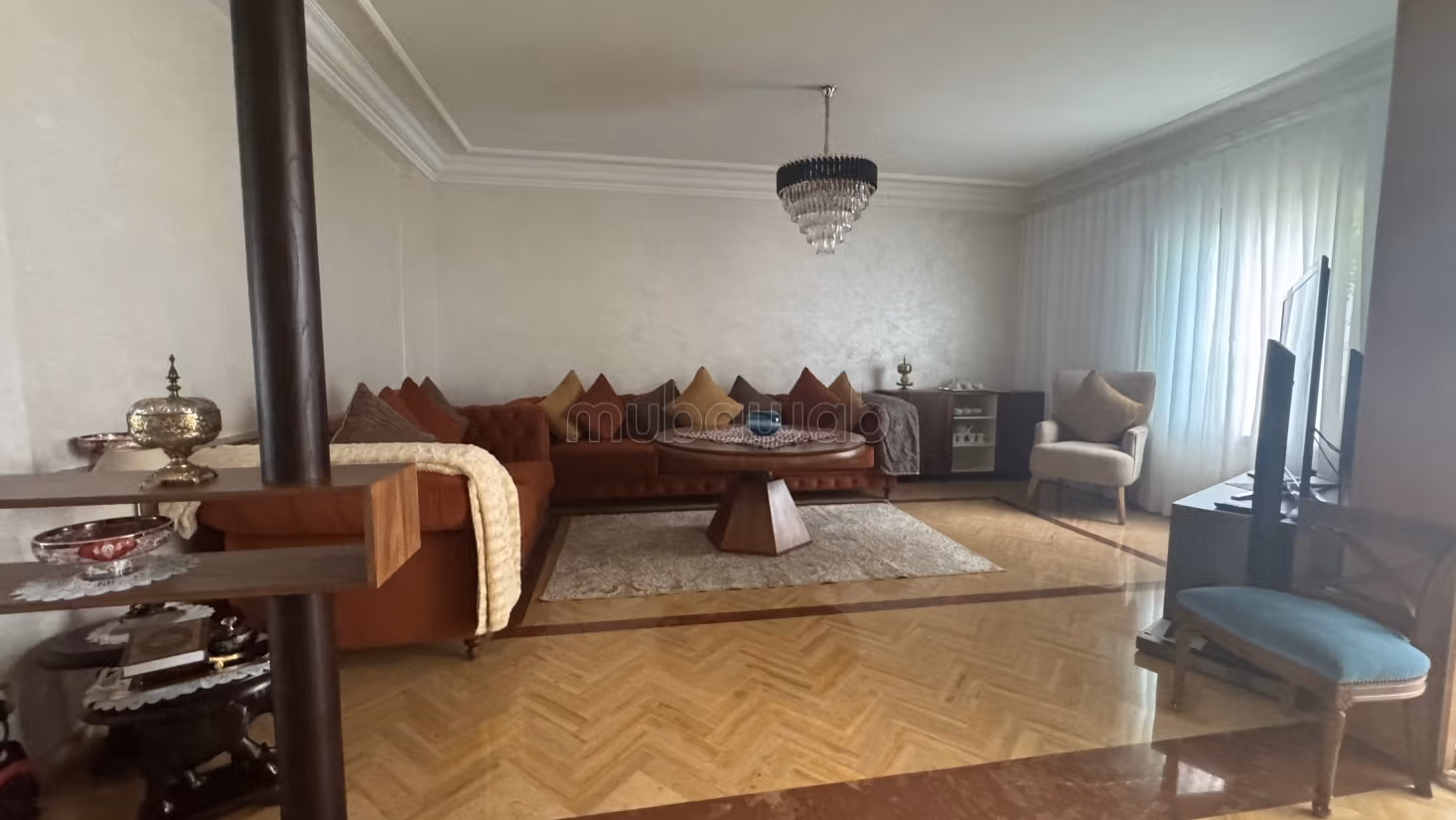 Vente villa de luxe à El Manar 
El Hank. Surface de 360 m². Terrasse
