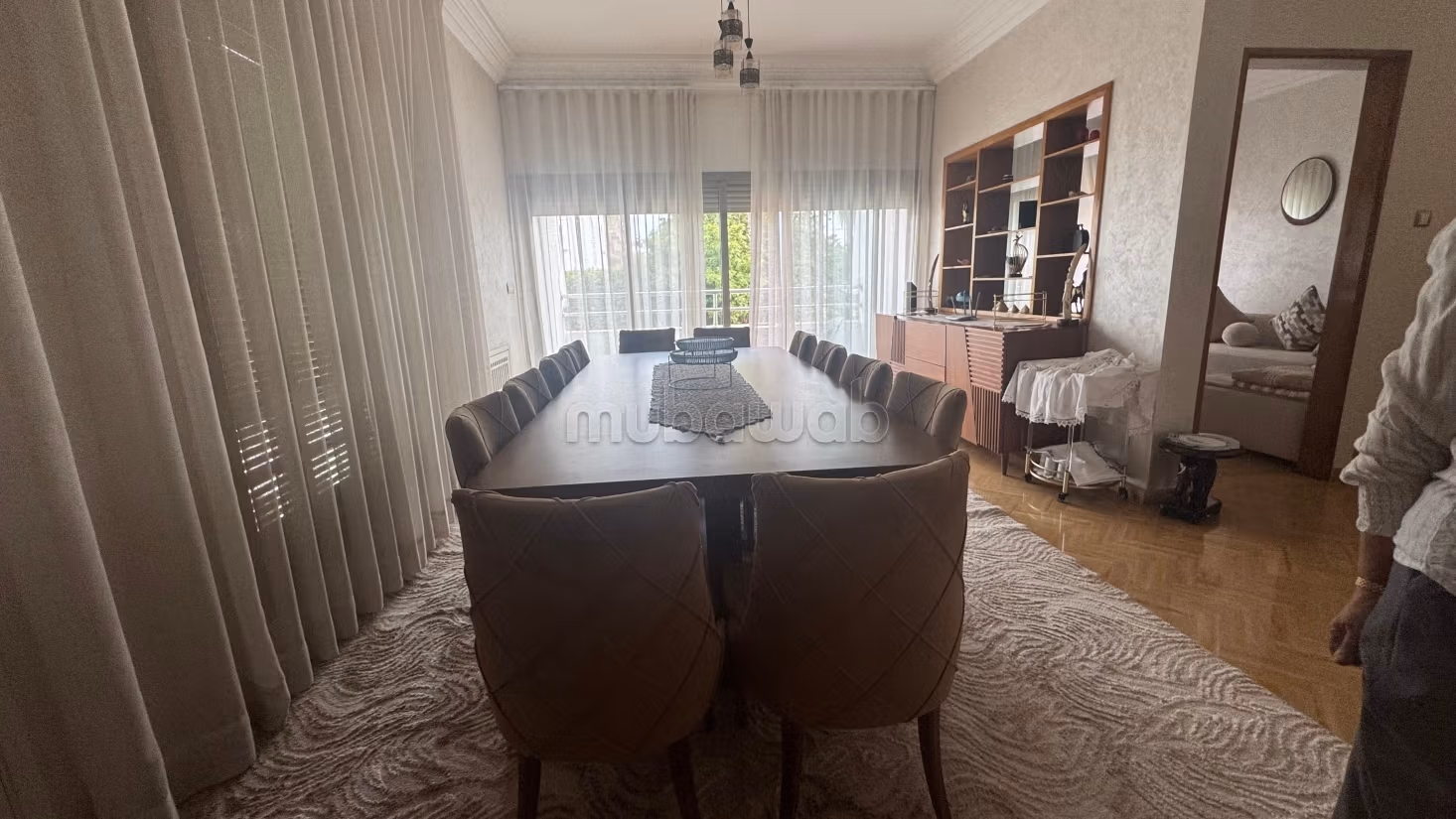 Vente villa de luxe à El Manar 
El Hank. Surface de 360 m². Terrasse