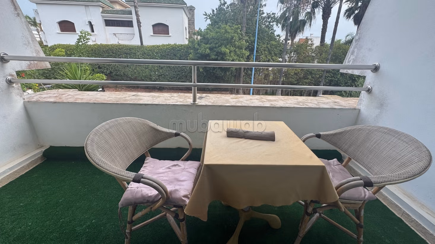Vente villa de luxe à El Manar 
El Hank. Surface de 360 m². Terrasse