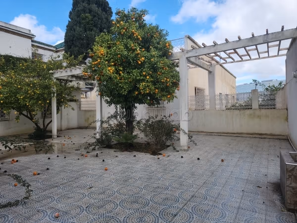Villa à rénover bel vue proximité hôtel transatlantique pour habitation ou projet 
600 mètres