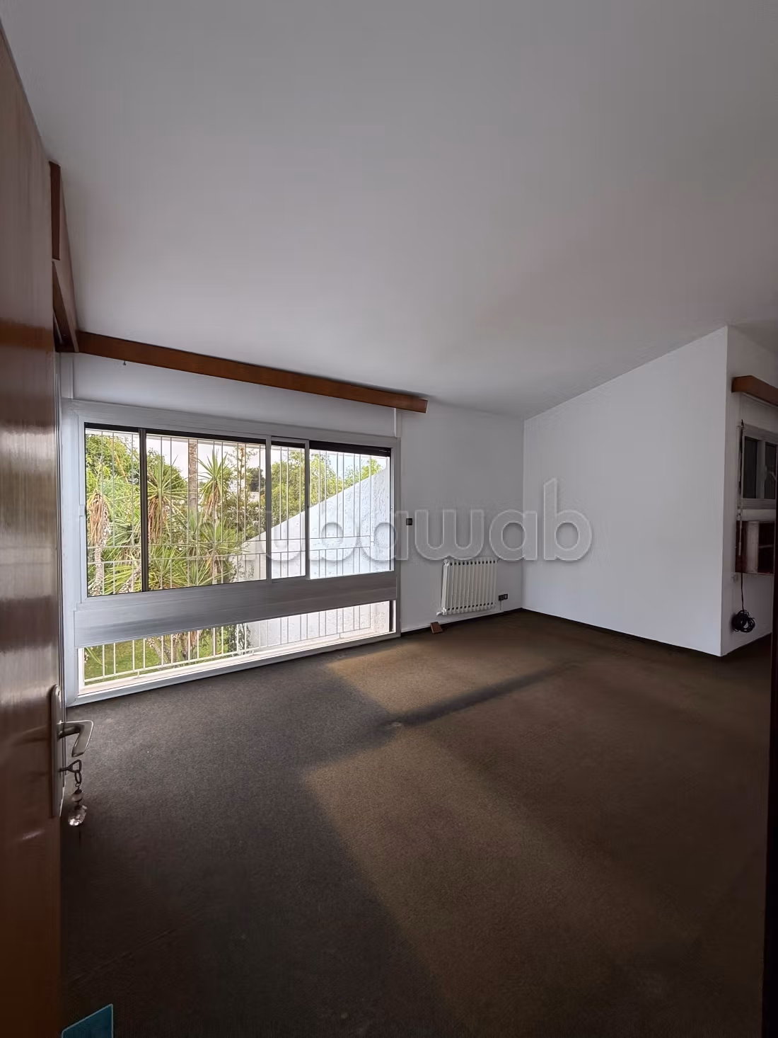 Superbe villa à louer à Souissi. Surface de 2000 m². Double vitrage et chauffage central