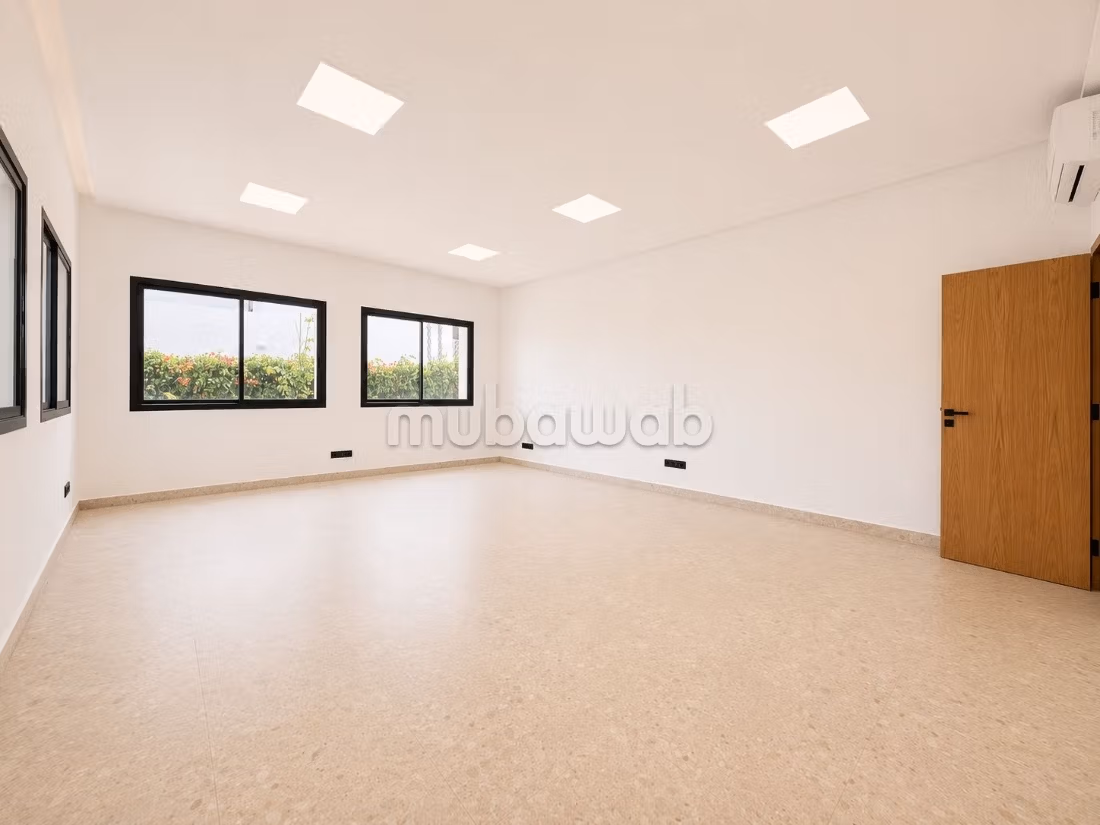 Anfa/Villa bureaux neuve 800m² Clim Jardin